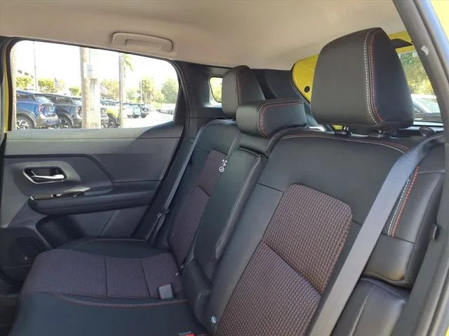 New 2026 Yuzu Yellow Metallic / Super Black Two-tone Nissan SR image 18