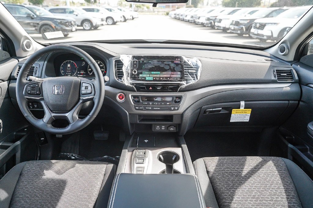 2025 Honda Ridgeline Sport - Photo 28