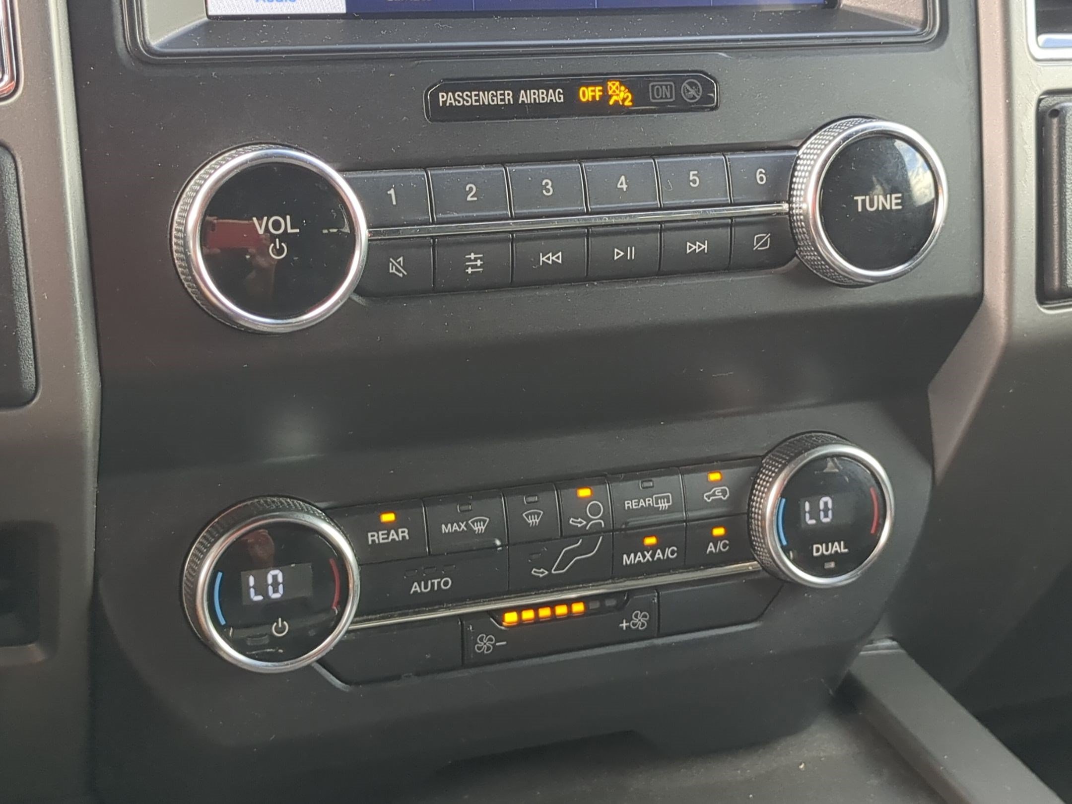 Used 2020 Magnetic Metallic Ford XLT image 23