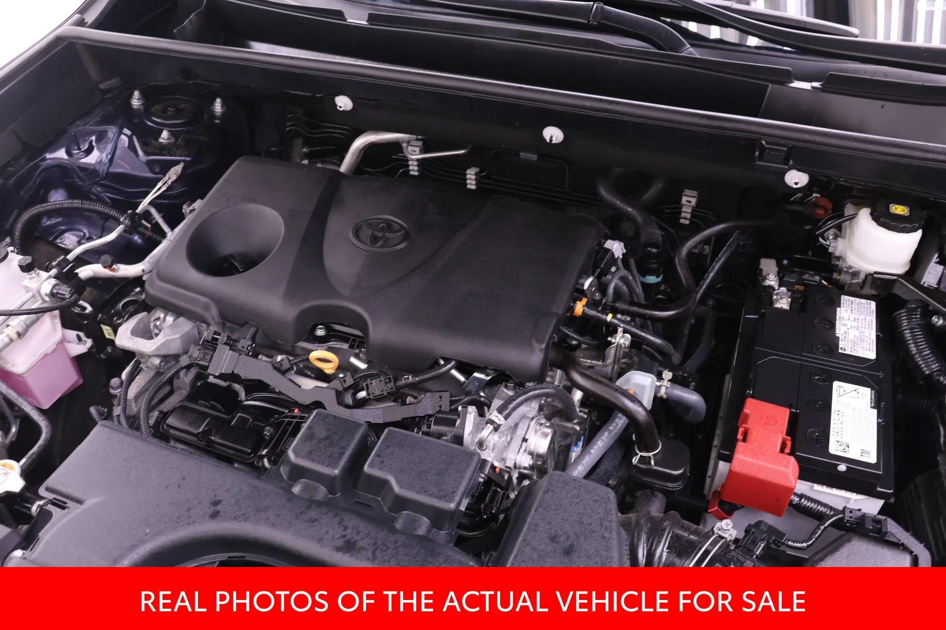 2024 Toyota RAV4 XLE - Photo 17