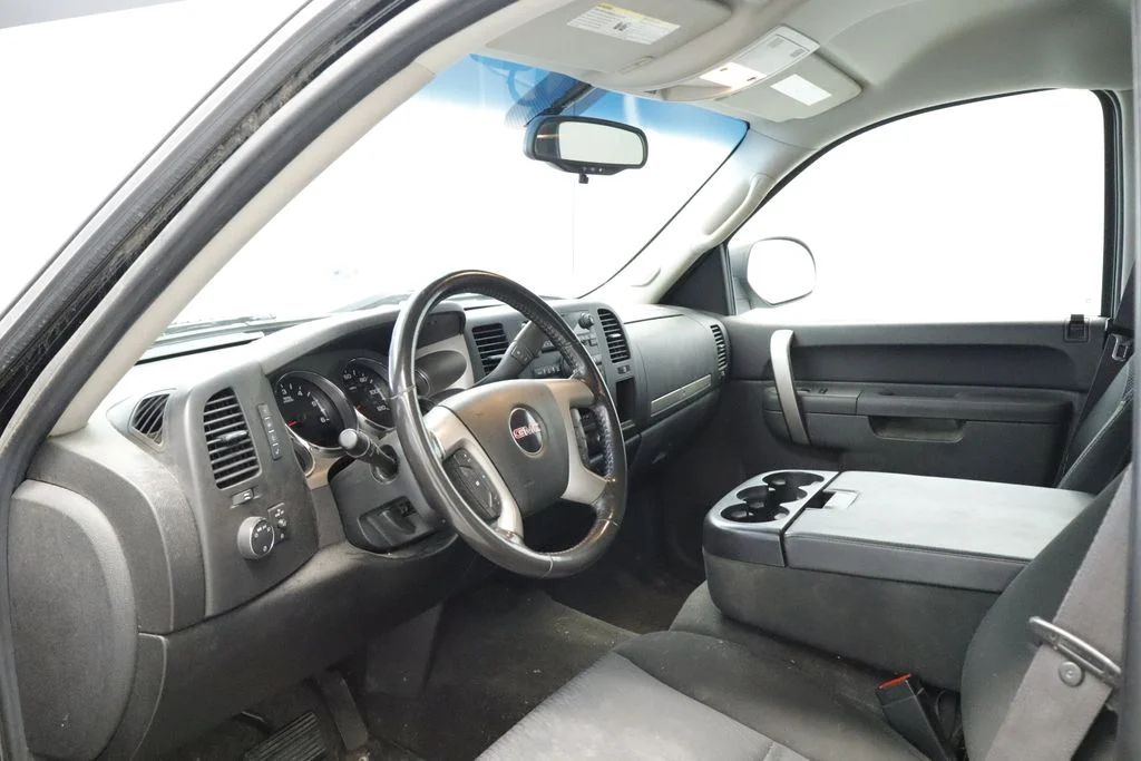Used 2011 Black GMC SLE image 23