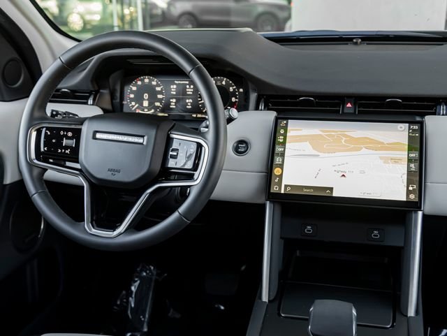 Used 2024 Ostuni Pearl White Land Rover S image 21