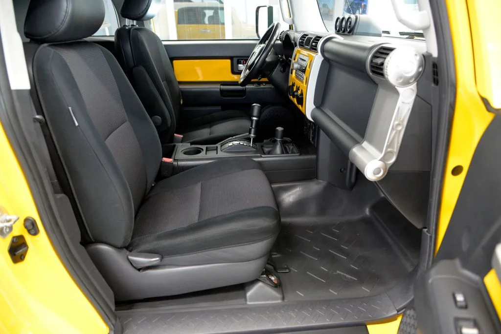 Used 2007 White Toyota Base image 28