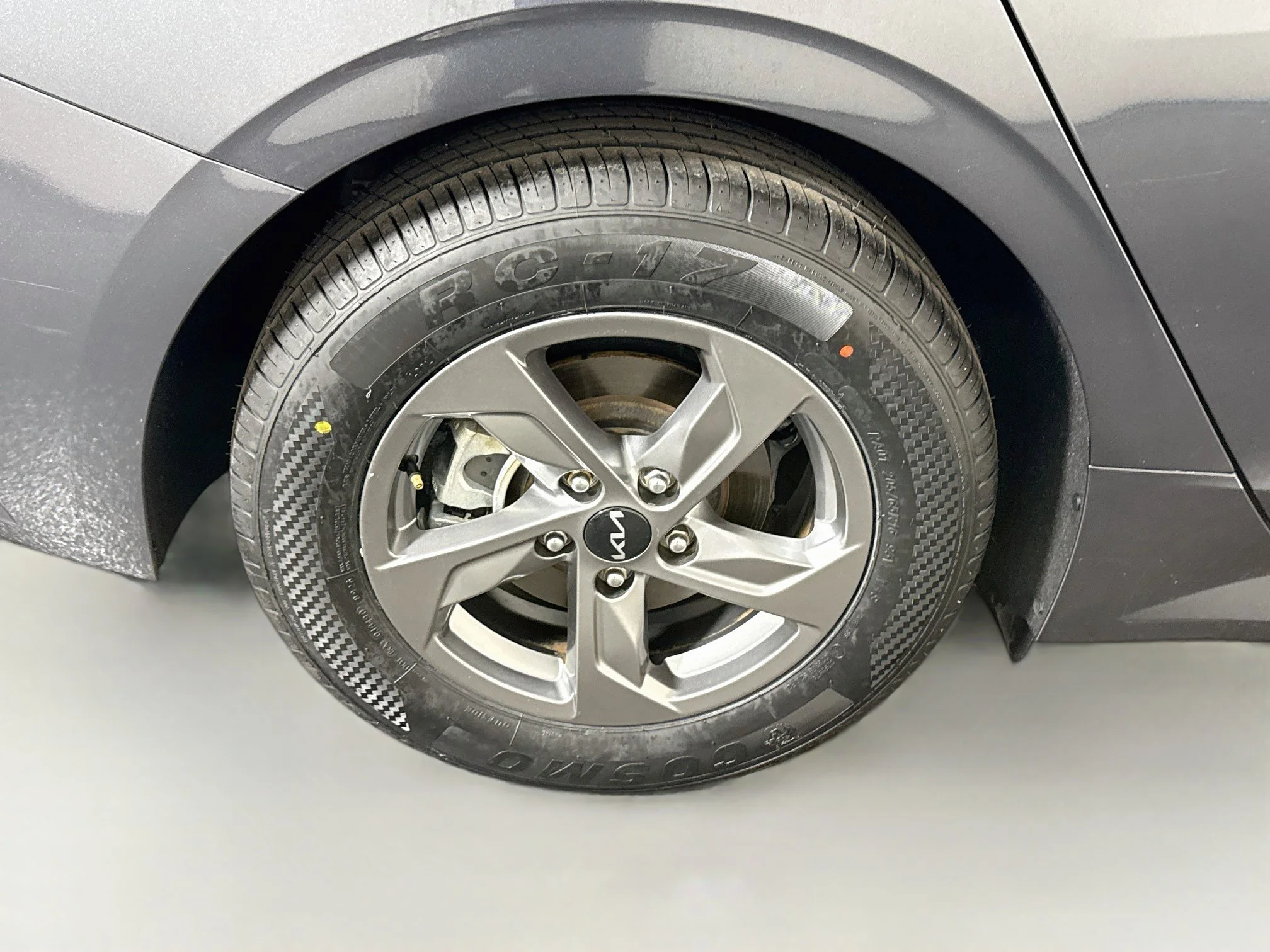 Used 2023 Gravity Gray Kia LXS image 29