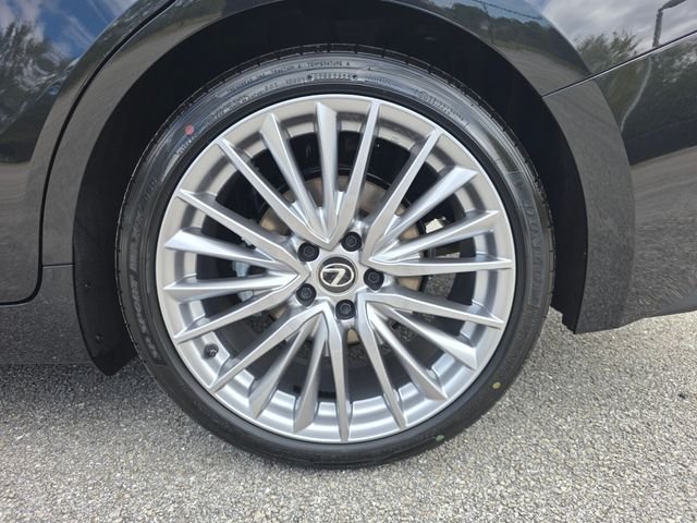 2025 Lexus IS 300 - Photo 15