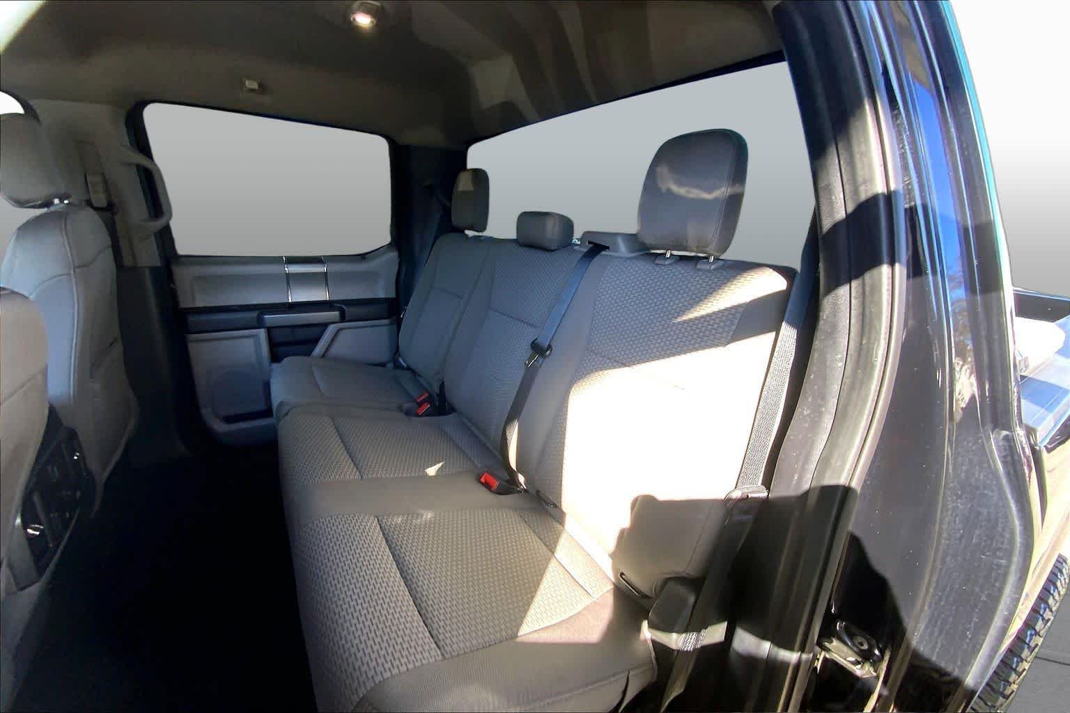 Used 2020 Agate Black Metallic Ford XLT image 20