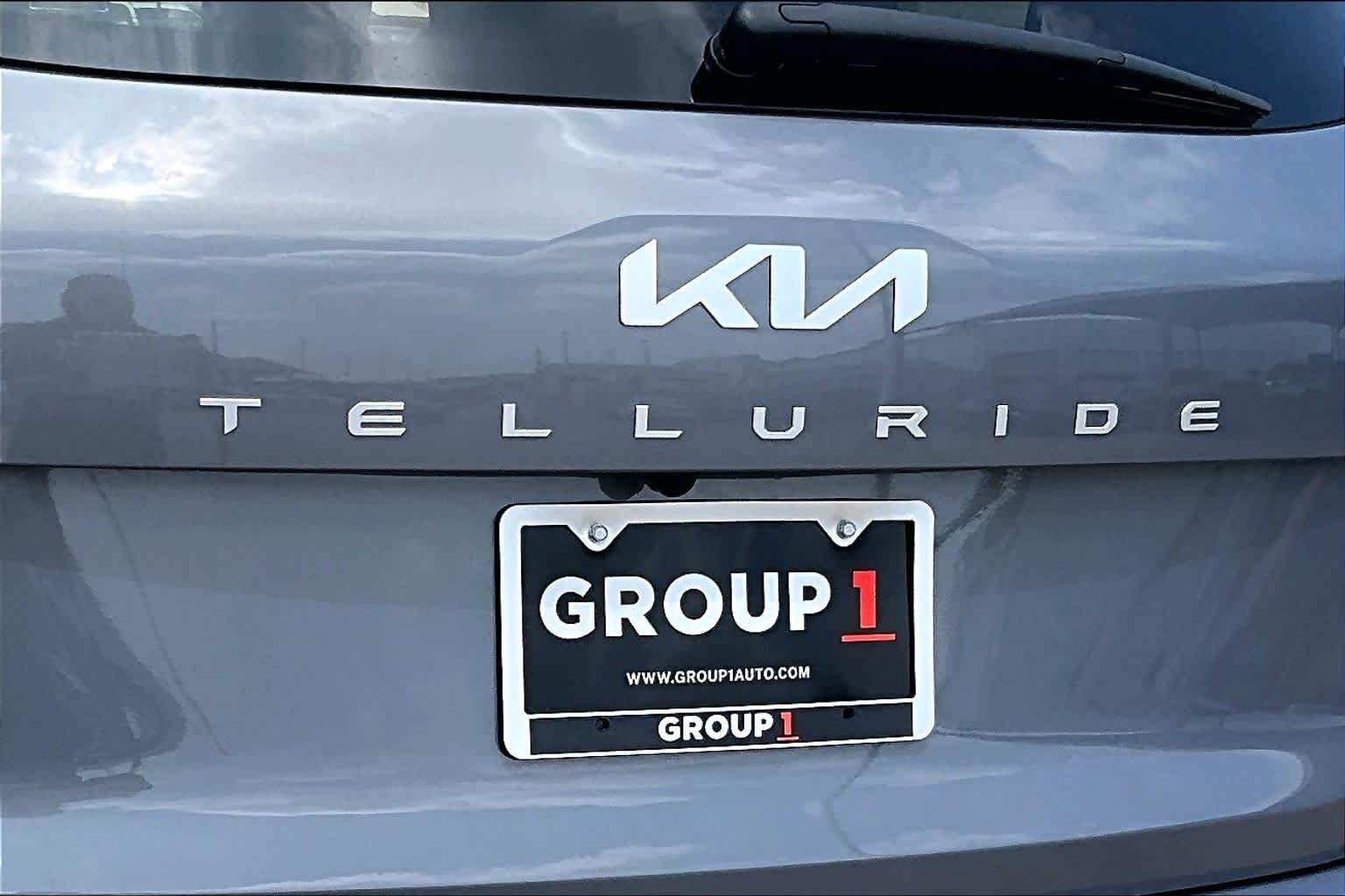 Used 2024 Everlasting Silver Kia SX image 46