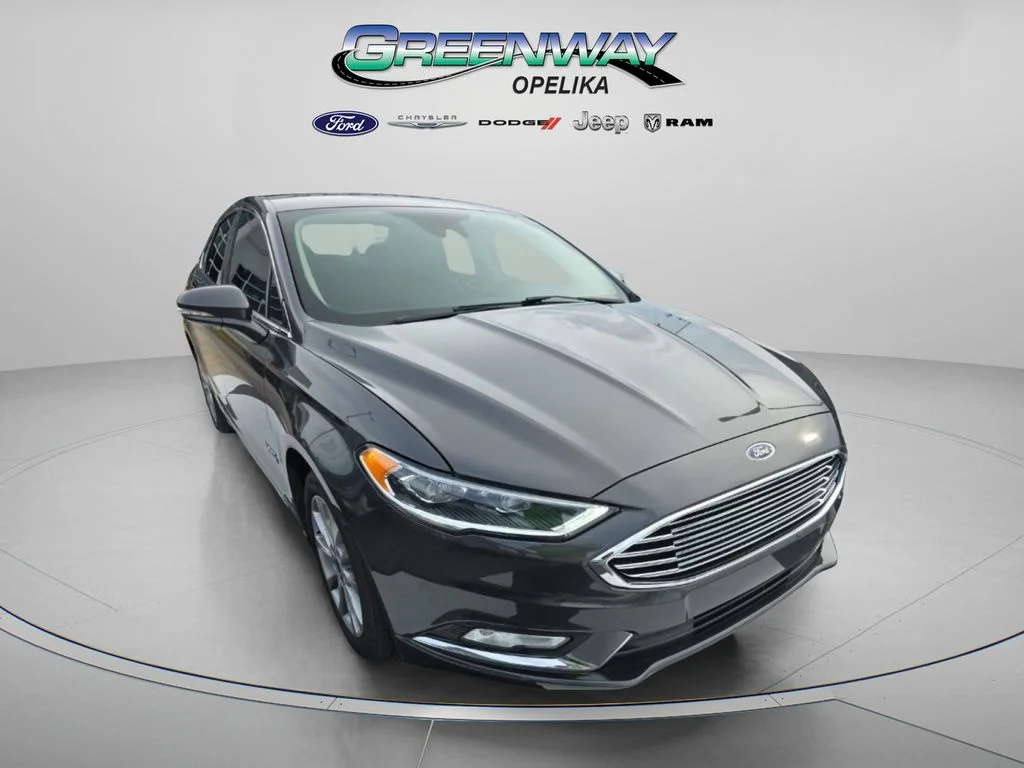 2017 Ford Fusion Plug-In Hybrid SE Luxury's photo