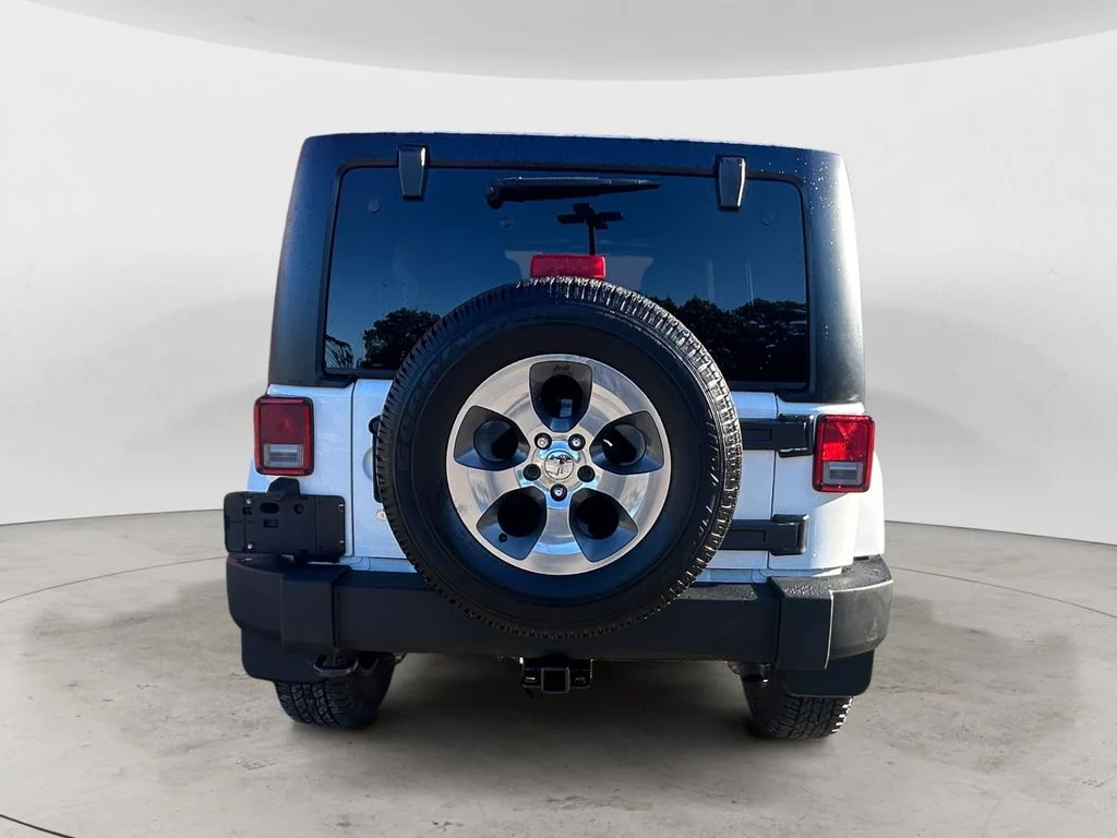 Used 2018 Bright White Jeep Unlimited Sahara 4x4 image 5