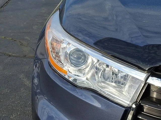 Used 2016 Blue Toyota XLE V6 image 9