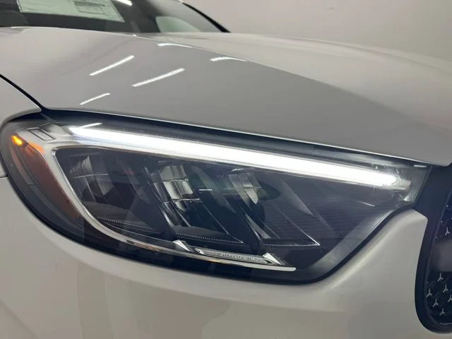 New 2026 MANUFAKTUR Moonlight Whit Mercedes-Benz GLC 300 image 32