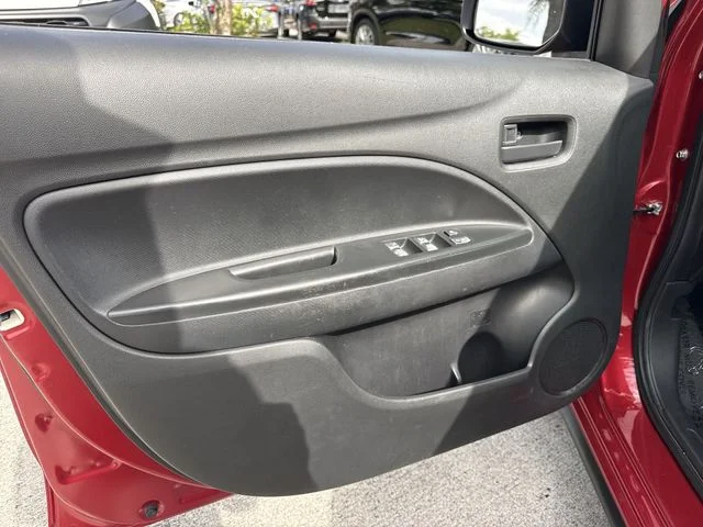 Used 2021 Red Mitsubishi  image 13