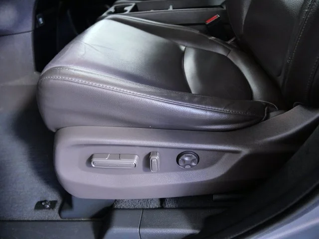 Certified Used 2018 Gray Honda EX-L image 16