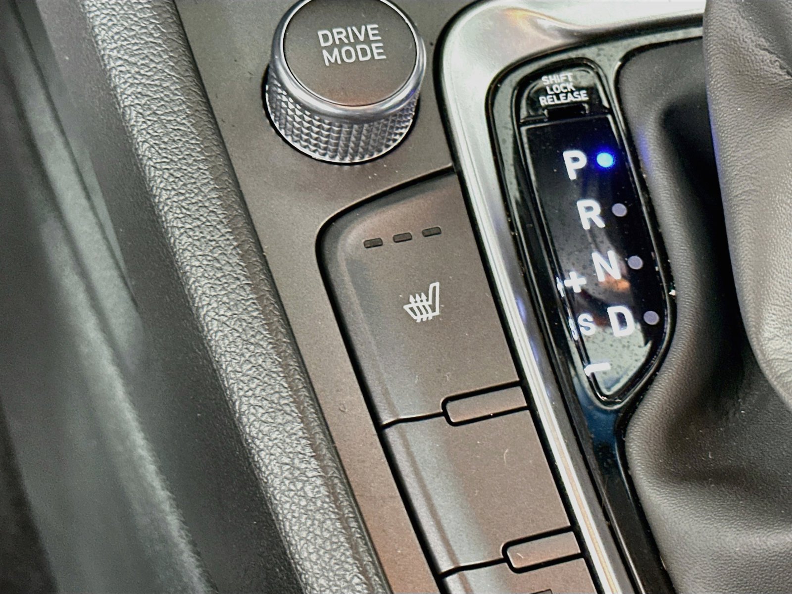 2022 Hyundai Kona Limited - Photo 22