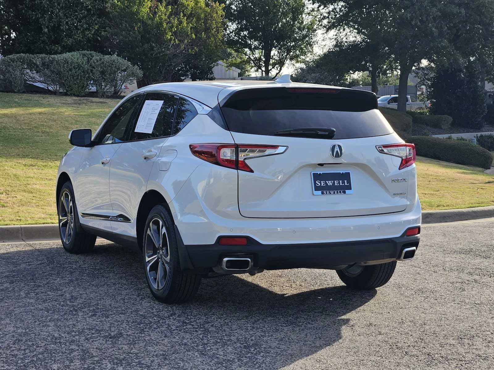 Used 2025 Platinum White Pearl Acura w/Technology Package image 3