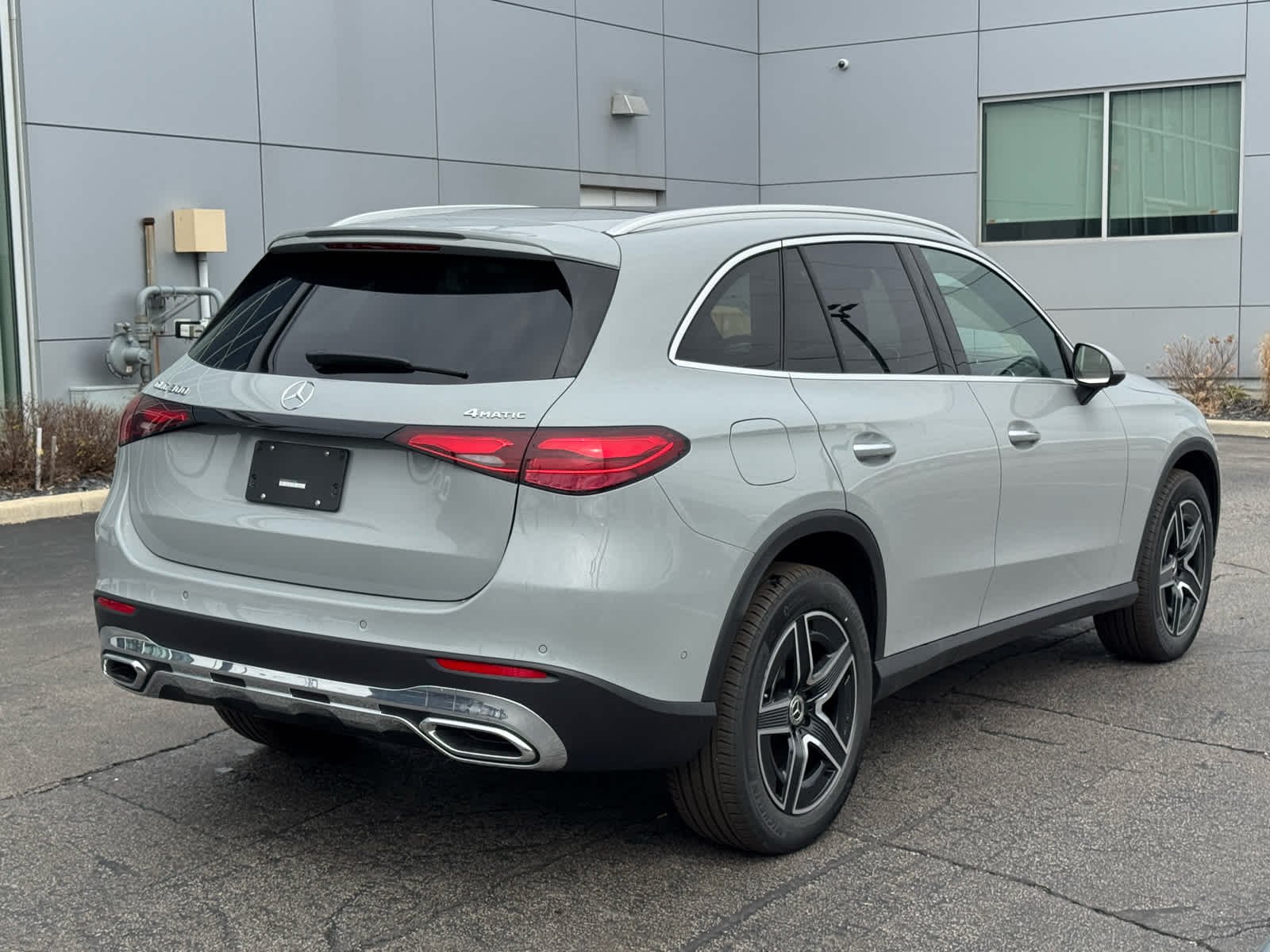 New 2026 MANUFAKTUR Alpine Grey Mercedes-Benz GLC 300 image 6