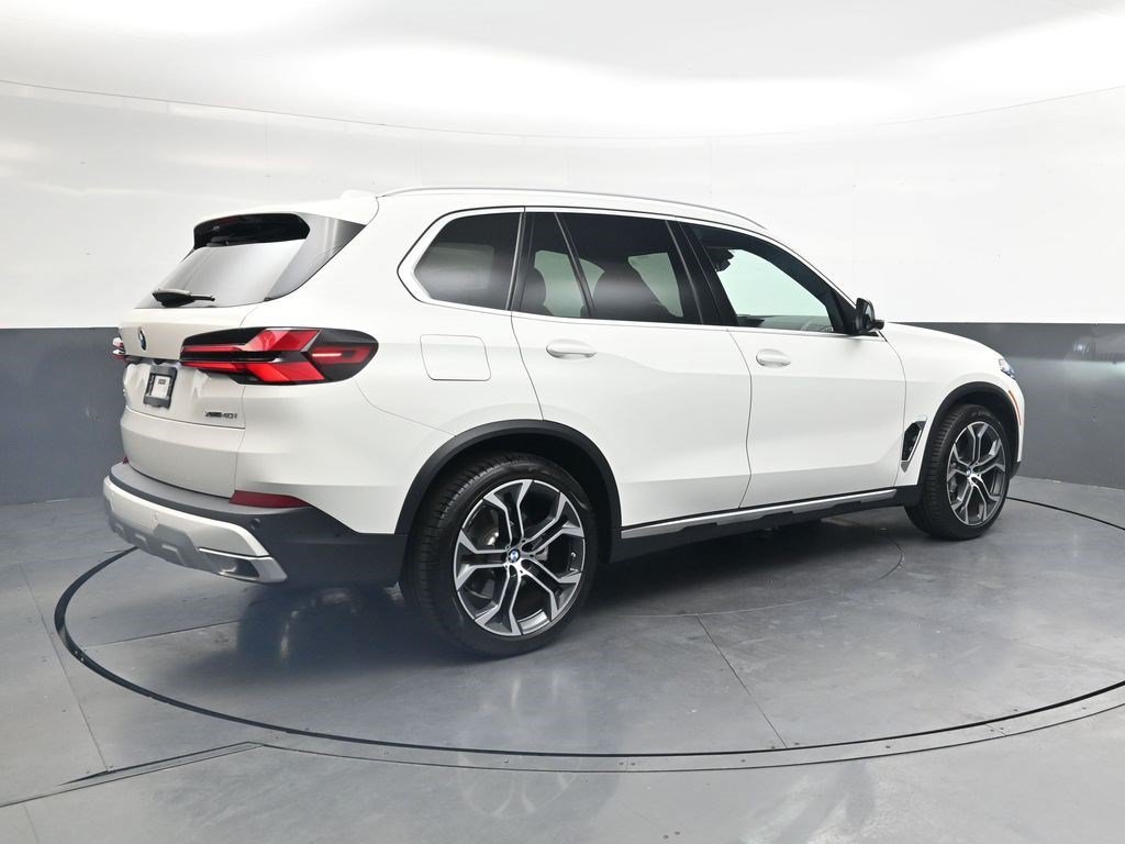 Used 2026 Alpine White BMW xDrive40i image 4