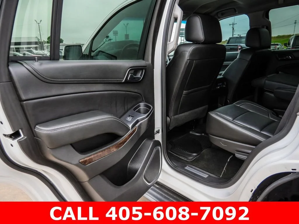 Used 2018 IRIDESCENT PEARL TRICOAT Chevrolet LT image 25