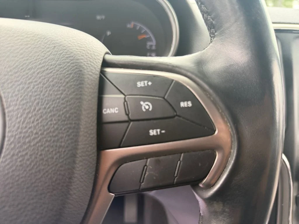 Used 2021 Red Jeep Laredo E image 29