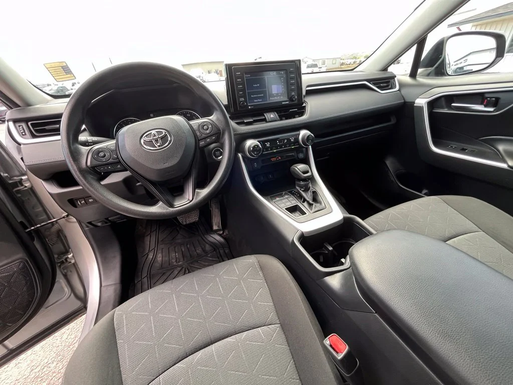 Used 2022 Silver Toyota XLE image 10