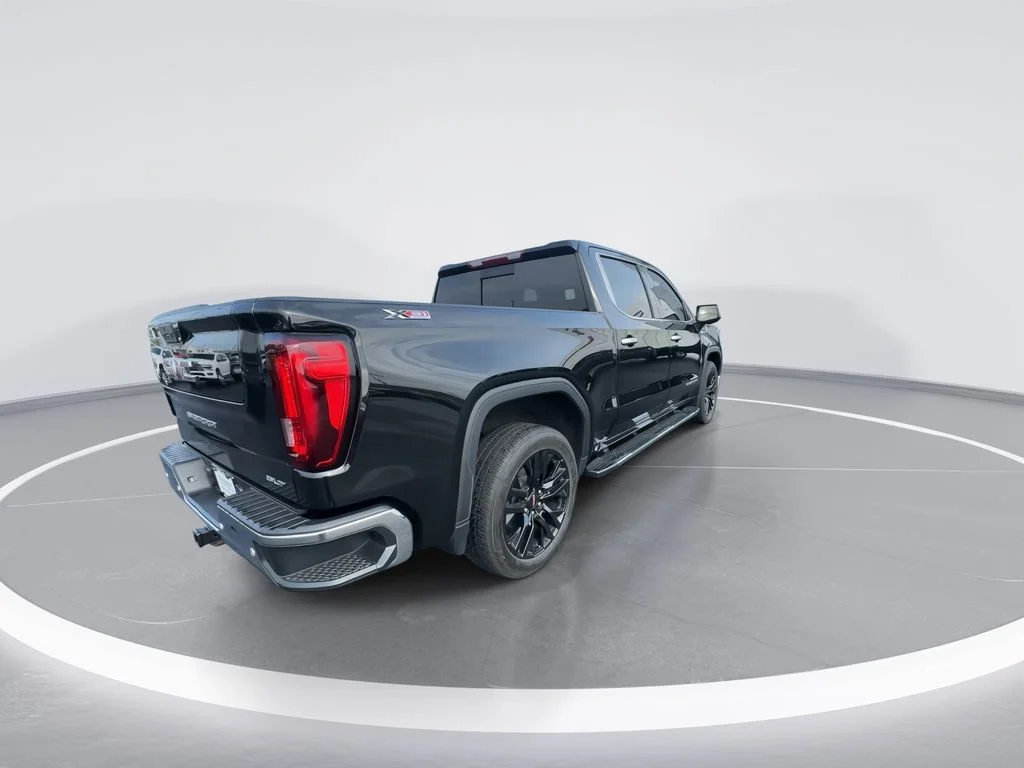 Used 2021 Black GMC SLT image 8
