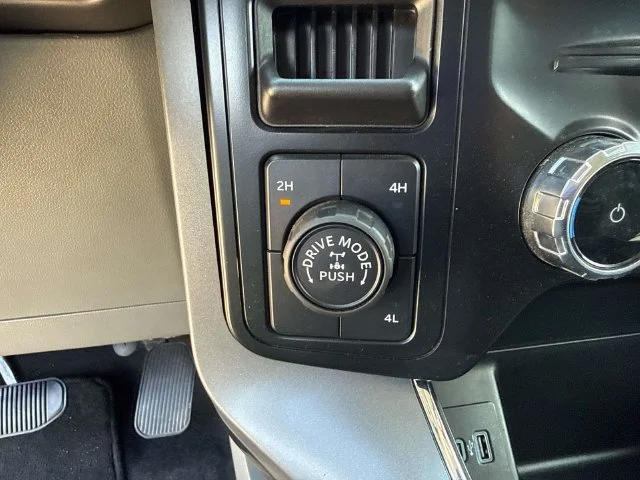 Used 2024 Black Ford XLT image 44