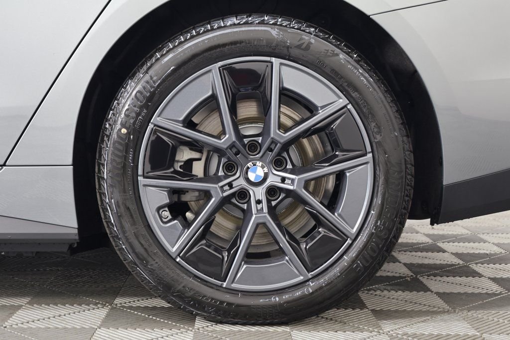 New 2026 Skyscraper Grey Metallic BMW eDrive40 image 10