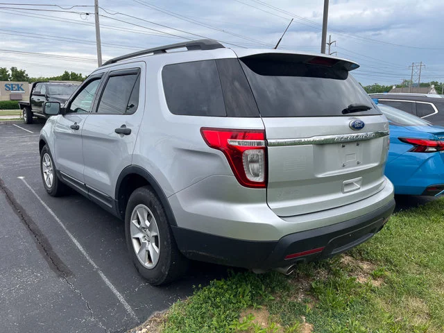 Used 2011 Ingot Silver Metallic Ford Base image 2