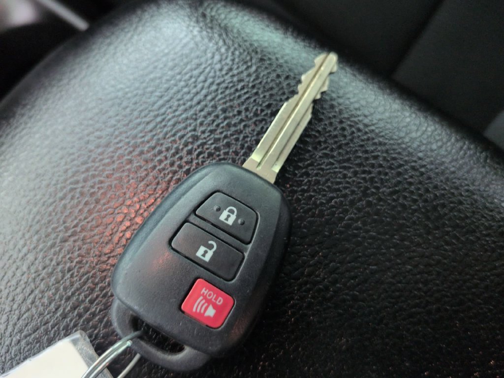 2015 Toyota RAV4 XLE - Photo 46