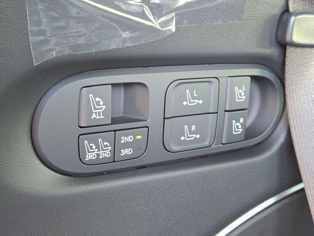 New 2026 White Hyundai Calligraphy AWD image 19