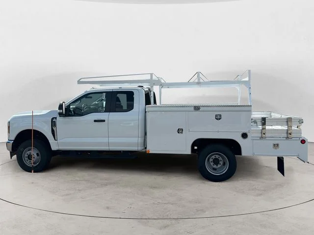 2025 Ford F-350 Super Duty Chassis Cab XL - Photo 8