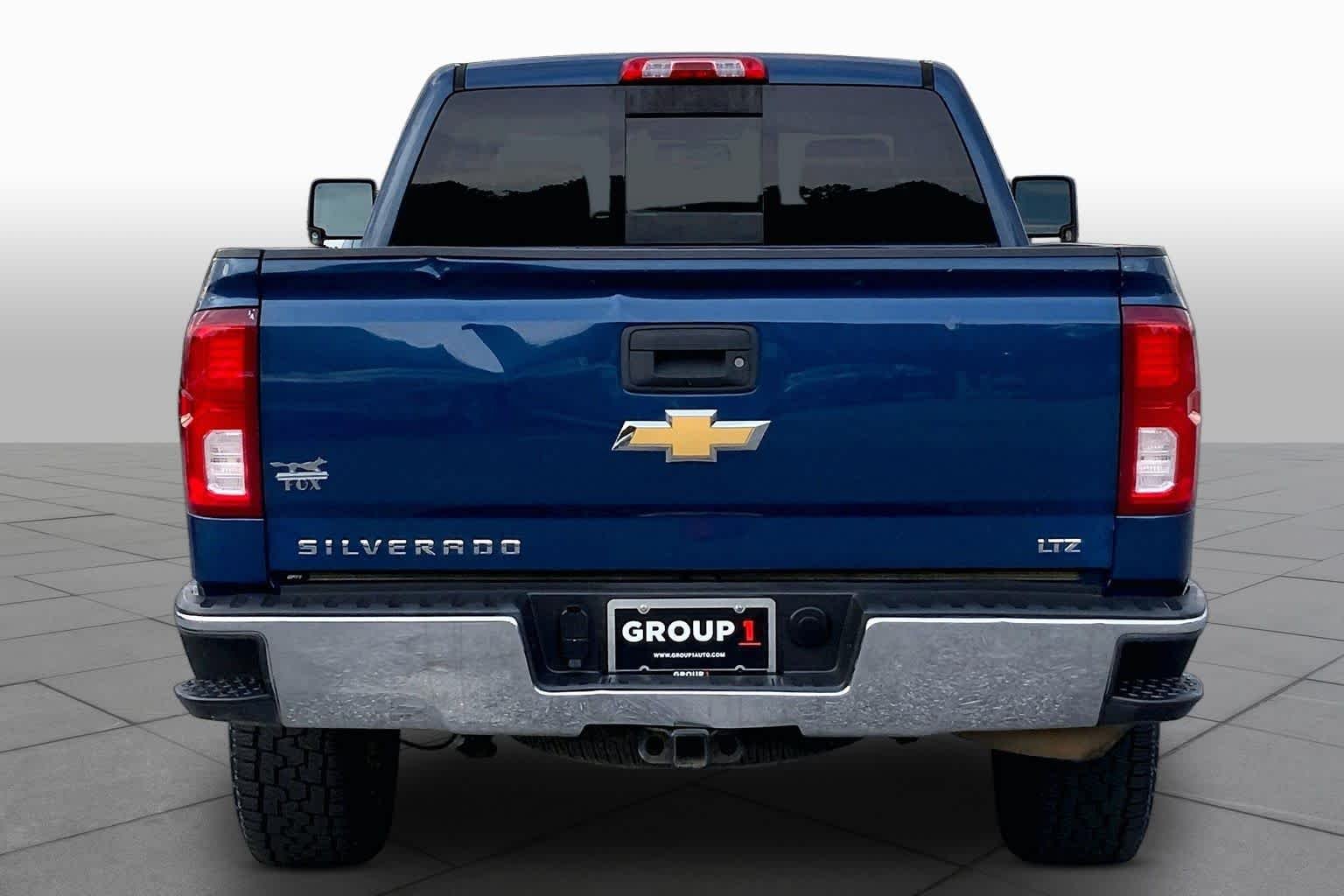 Used 2018 Deep Ocean Blue Metallic Chevrolet LTZ image 5