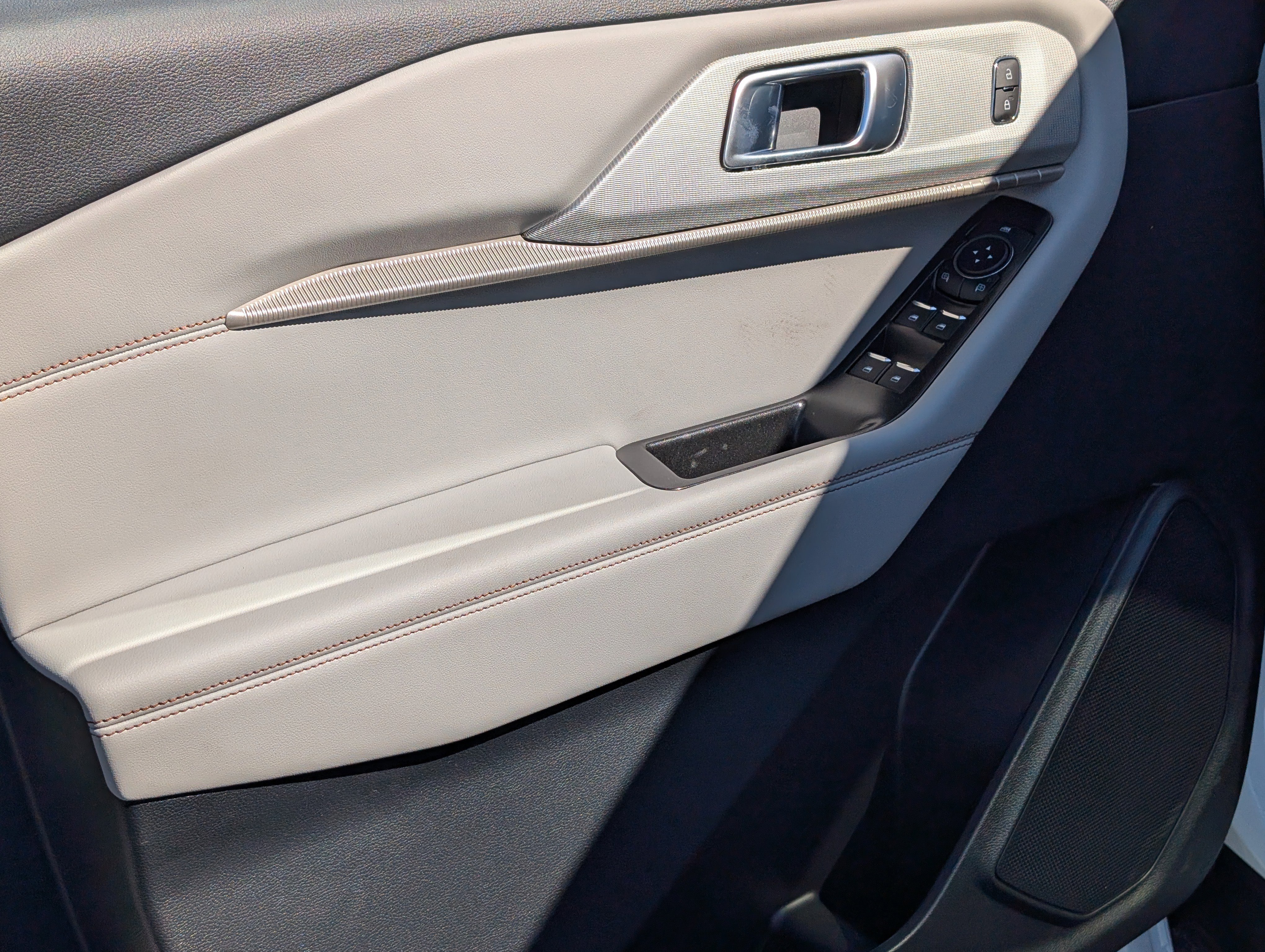 New 2026 Star White Metallic Tri-Coat FORD Active image 17