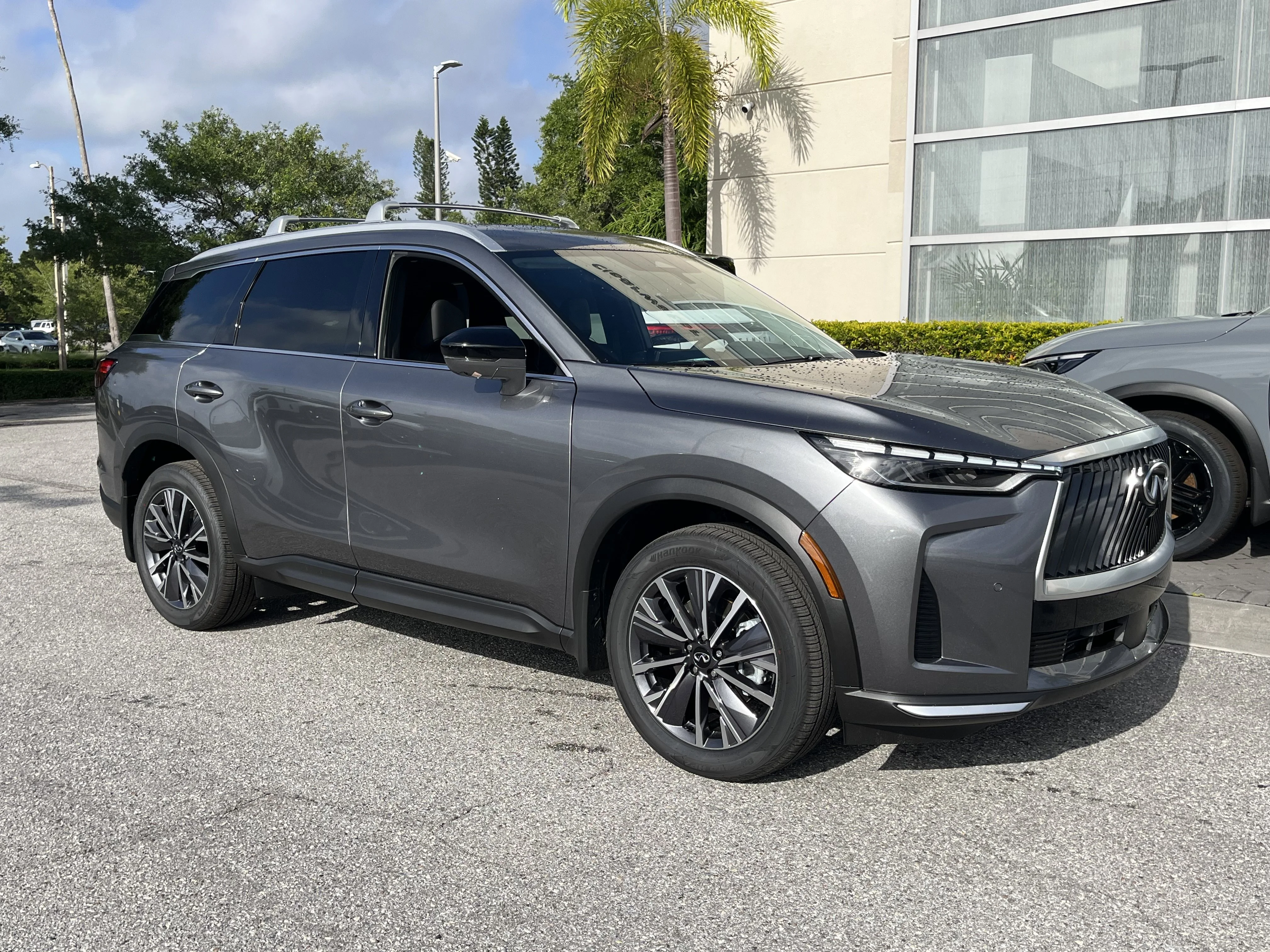 New 2027 Graphite Shadow INFINITI LUXE image 8