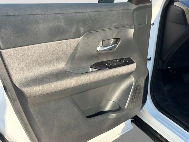 Used 2025 White Nissan SV image 16