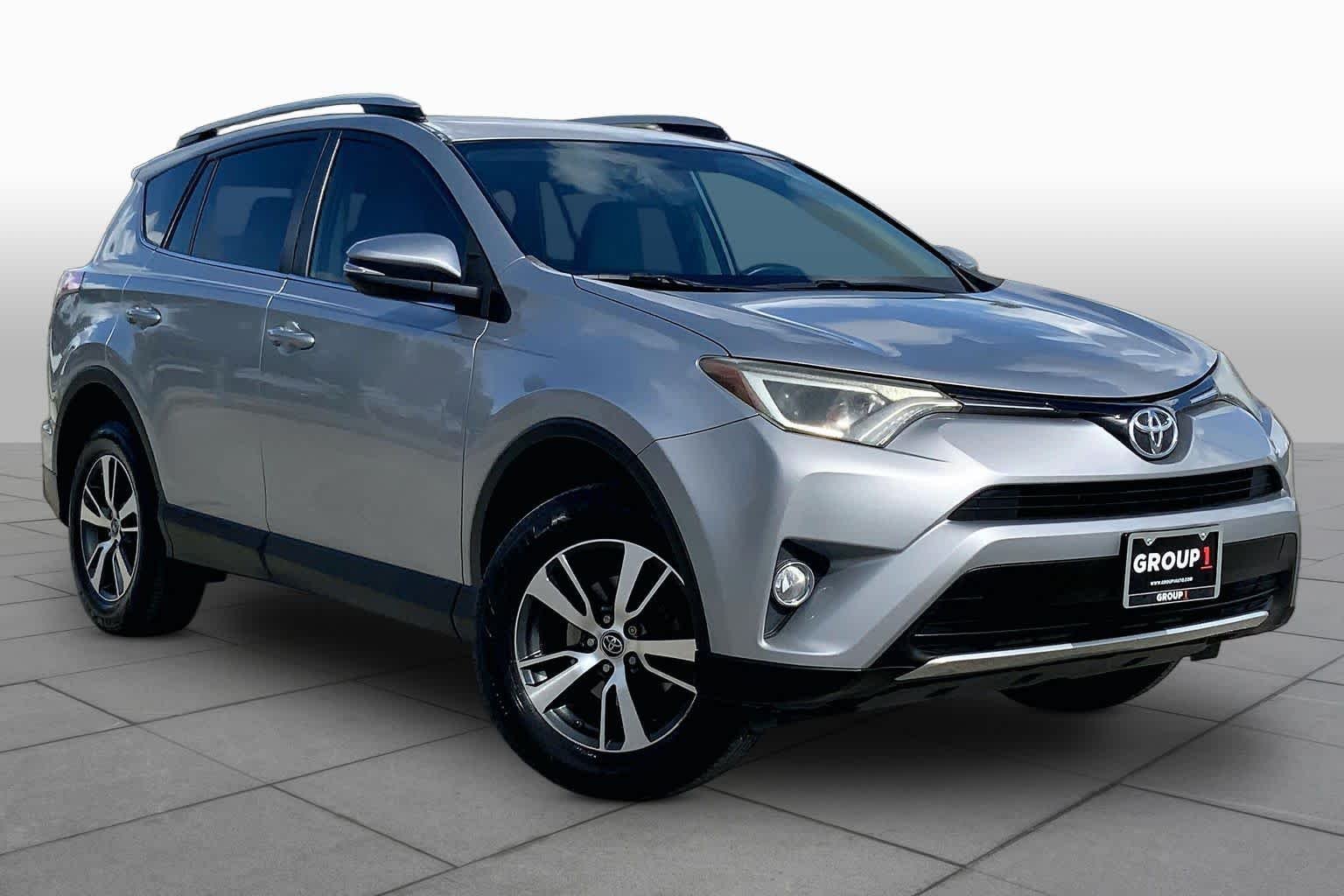 Used 2016 Silver Sky Metallic Toyota XLE image 3