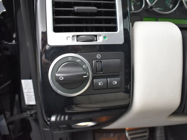 Used 2006 Black Land Rover Supercharged image 25