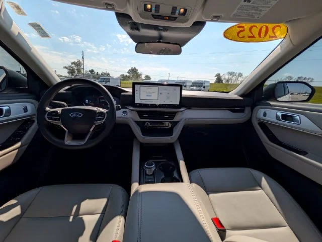 Used 2025 White Ford Active image 12