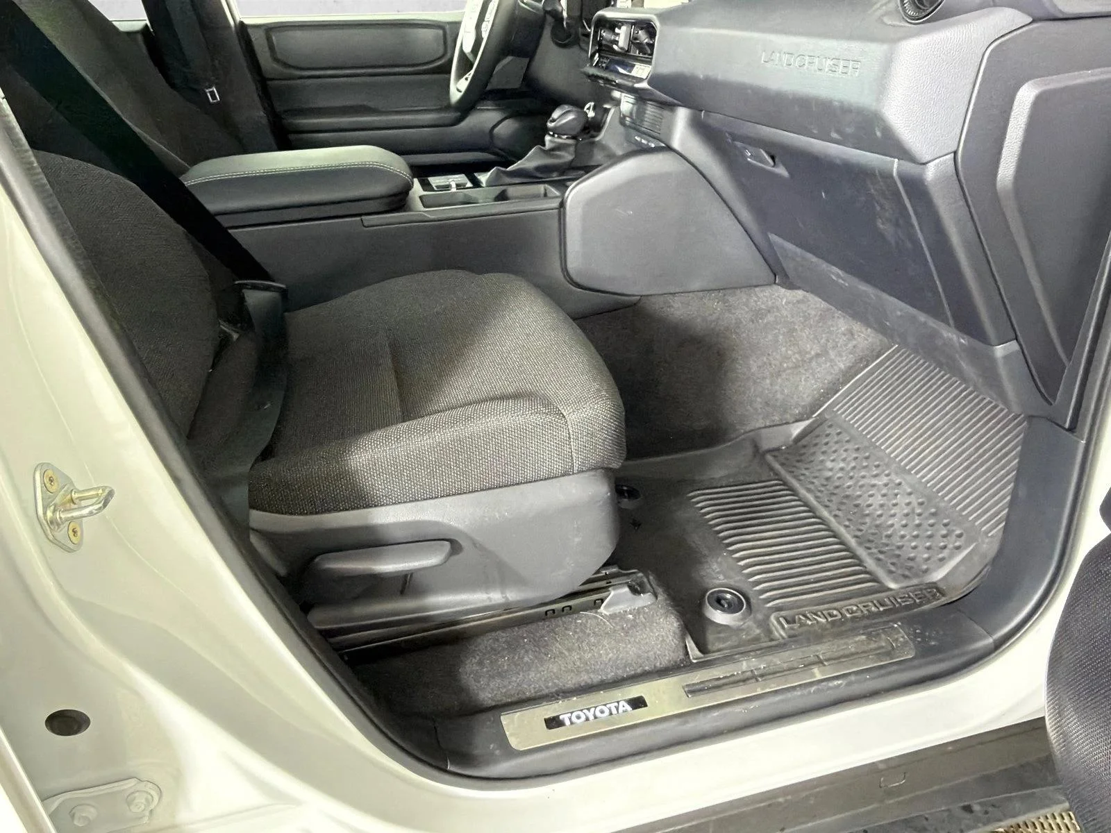 Used 2025 White Toyota 1958 image 13