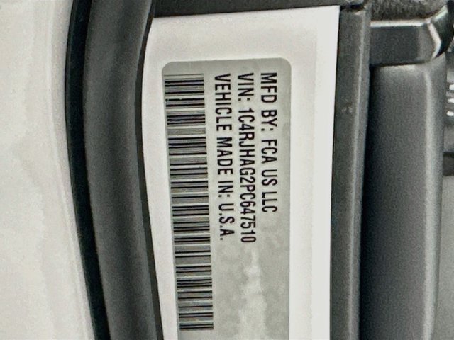 Used 2023 White Jeep Laredo X image 31