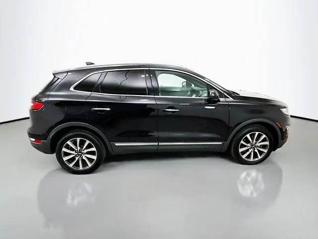 Used 2019 Black Lincoln Reserve image 8