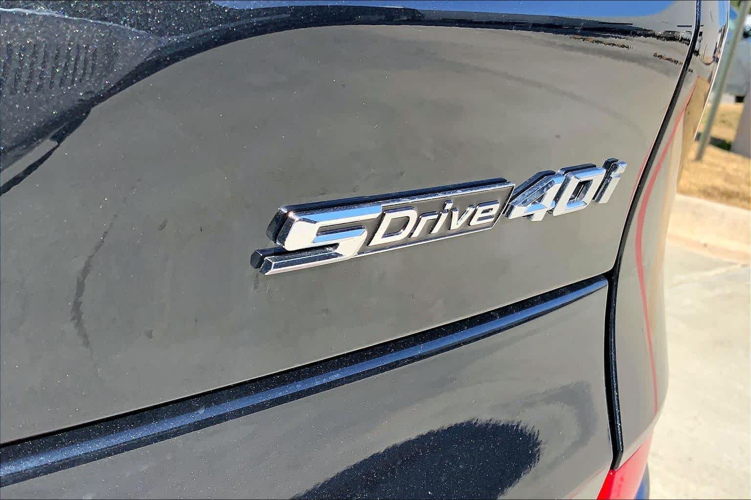 Used 2026 Black Sapphire Metallic BMW sDrive40i image 15