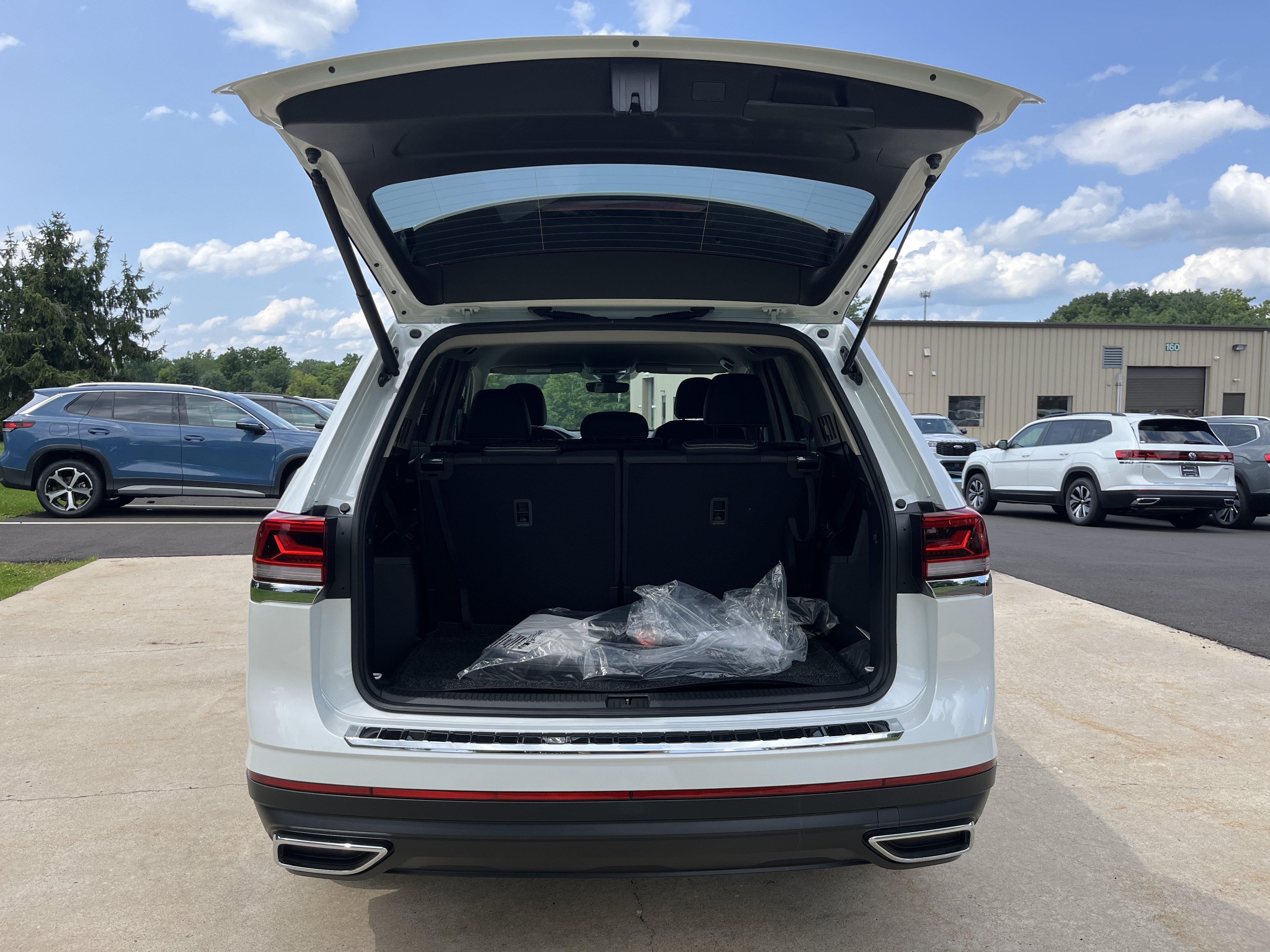 New 2026 Opal White Pearl Volkswagen 2.0T SE image 11