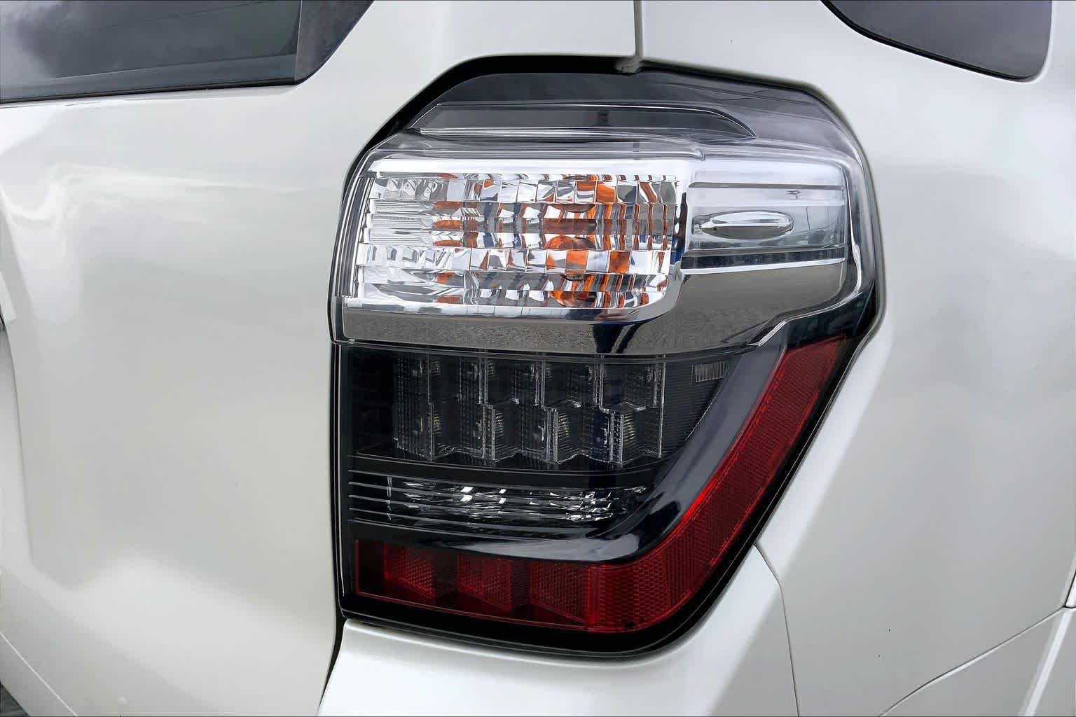 Used 2018 Blizzard Pearl Toyota Limited image 10