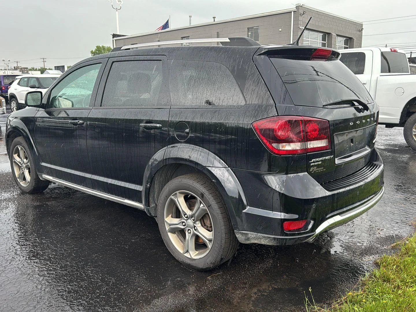 Used 2017 Pitch Black Clearcoat Dodge Crossroad Plus image 5
