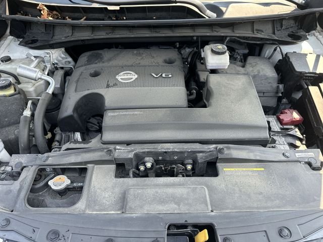 Used 2023 White Nissan SL image 20