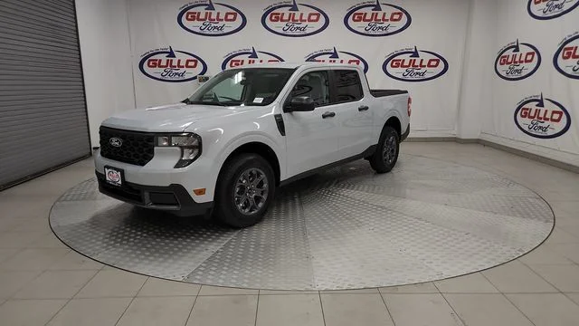 New 2025 Space White Metallic Ford XLT image 5
