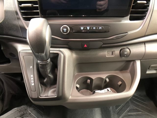New 2026 Oxford White Ford T350 image 19