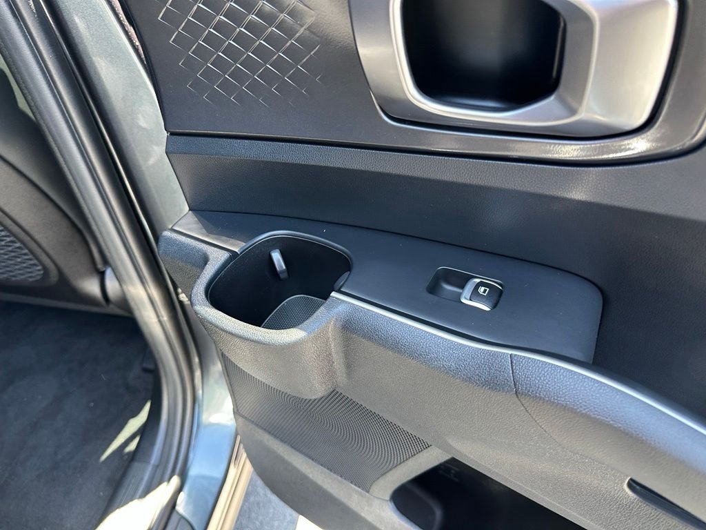 Used 2023 Gray Kia S image 27