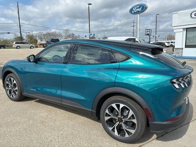 New 2026 Blue Ford Select image 3